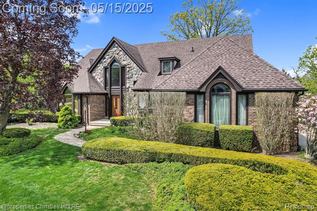front view picture of 1032 Elmsmere Dr, Northville, MI. 48167