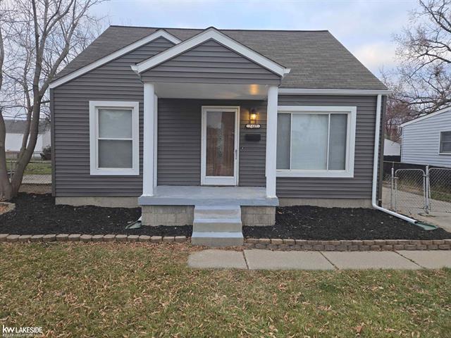 front view picture of 7337 Dale, Center Line, MI. 48015