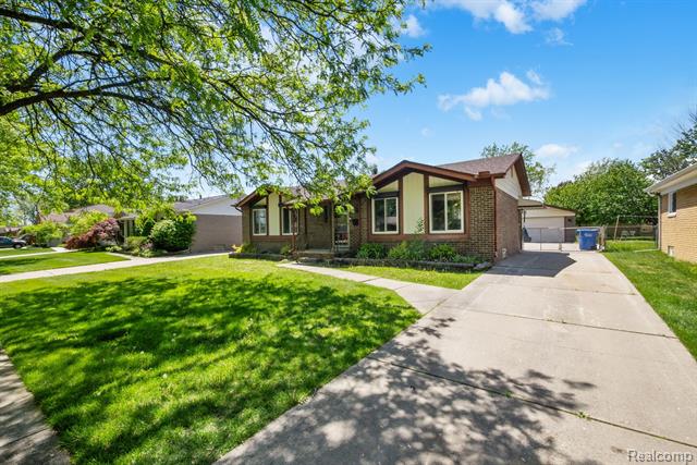 front view picture of 25679 Cloie, Warren, MI. 48089