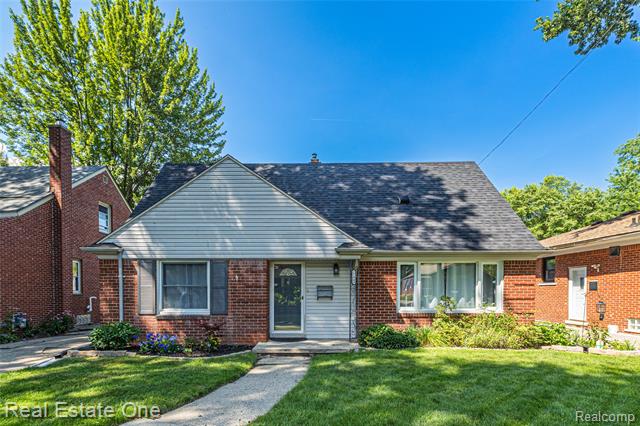 front view picture of 22449 Lakeland, Saint Clair Shores, MI. 48081