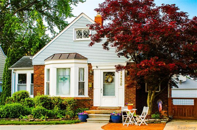 front view picture of 22430 Lakeland, Saint Clair Shores, MI. 48081