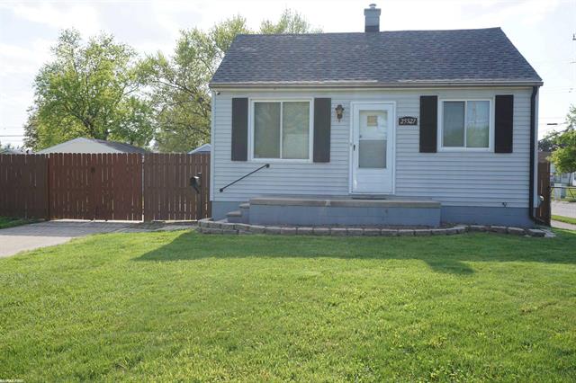 front view picture of 25527 Fern, Roseville, MI. 48066