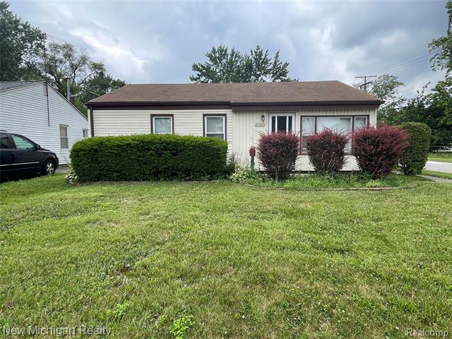 front view picture of 25523 Wiseman, Roseville, MI. 48066