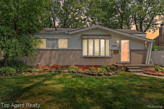 front view picture of 11857 Harold, Warren, MI. 48089