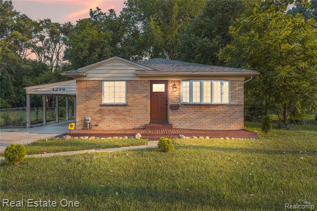 front view picture of 4296 Frazho, Warren, MI. 48091