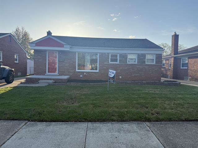 front view picture of 25296 Ronald, Roseville, MI. 48066