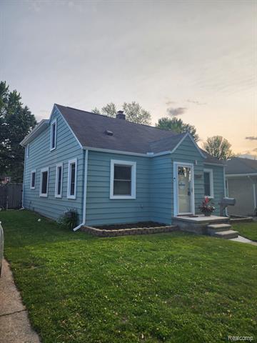 front view picture of 21802 Madison, Saint Clair Shores, MI. 48081