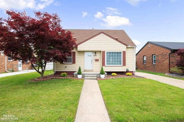 front view picture of 21711 Alger, Saint Clair Shores, MI. 48080