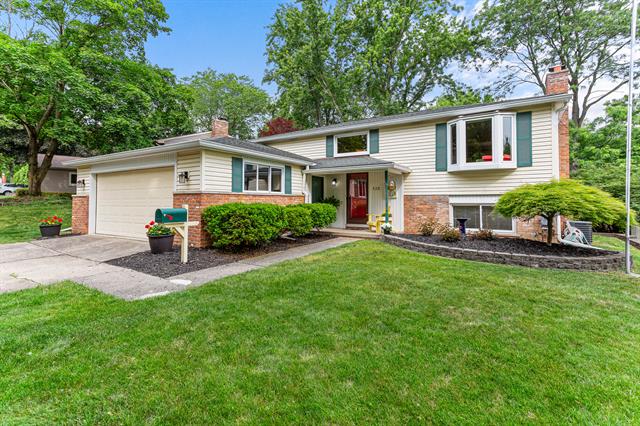 front view picture of 525 Langfield St, Northville, MI. 48167