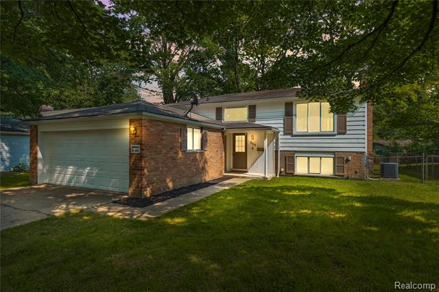 front view picture of 550 Langfield St, Northville, MI. 48167