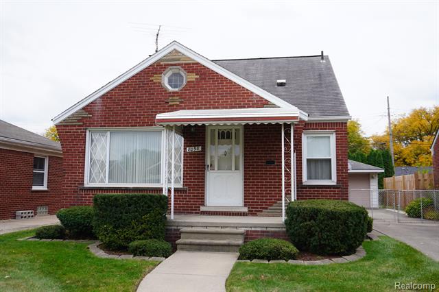 front view picture of 8098 Sunburst, Center Line, MI. 48015