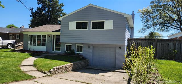 front view picture of 26240 Warner, Warren, MI. 48091