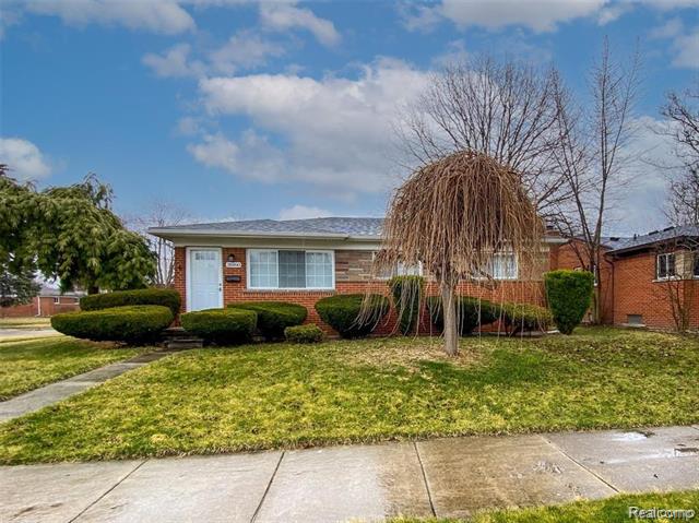 front view picture of 26160 Dover, Warren, MI. 48089