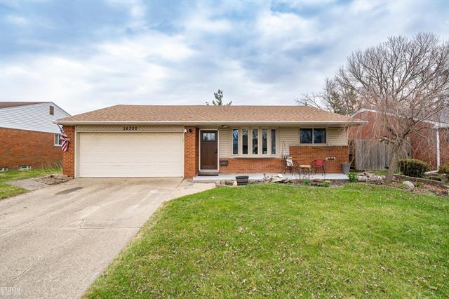 front view picture of 26300 Cunningham, Warren, MI. 48091