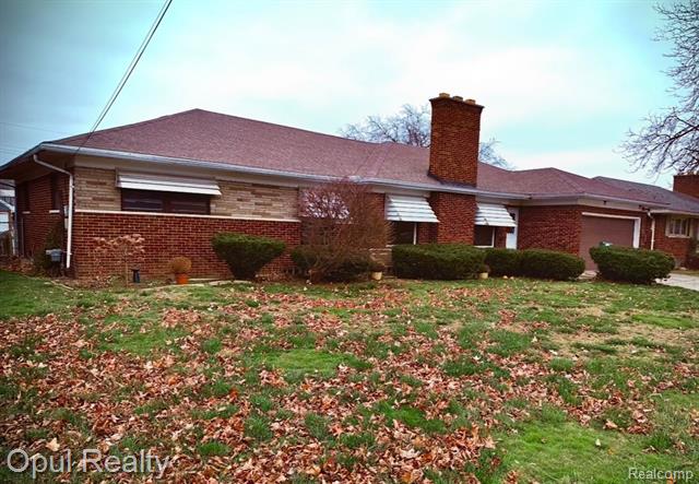 front view picture of 22441 Lakecrest, Saint Clair Shores, MI. 48081