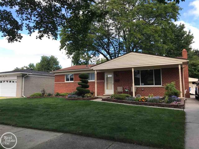 front view picture of 11823 Champaign, Warren, MI. 48089