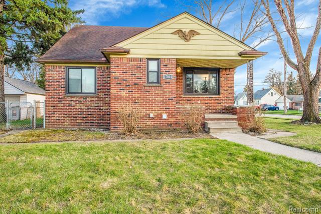 front view picture of 17010 Mayfield, Roseville, MI. 48066