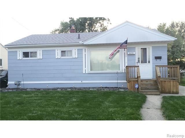 front view picture of 26291 Compson, Roseville, MI. 48066