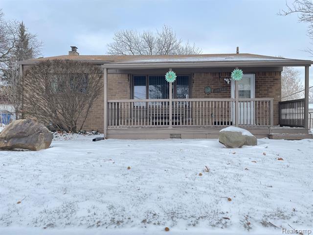 front view picture of 26540 Hoover, Warren, MI. 48089