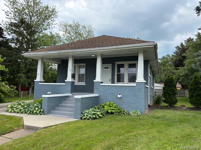 front view picture of 18120 Frazho, Roseville, MI. 48066