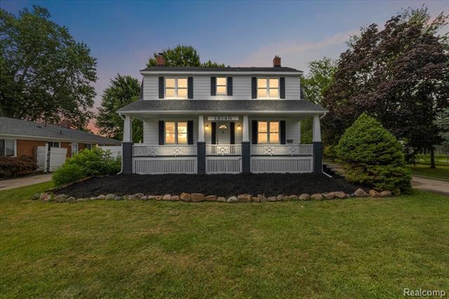 front view picture of 18140 Frazho, Roseville, MI. 48066