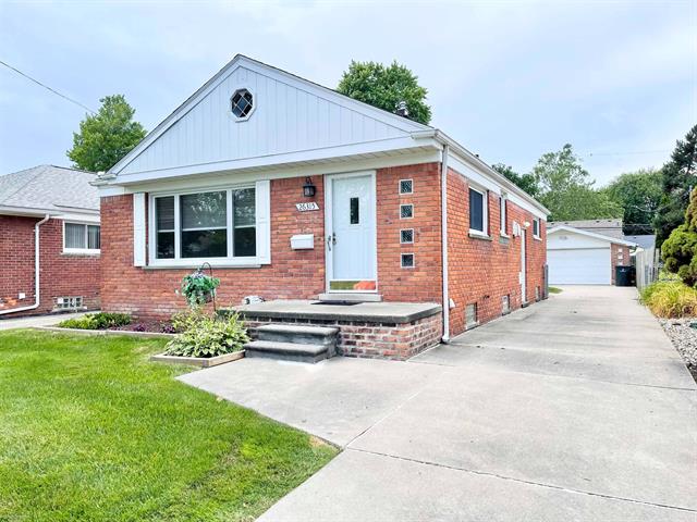 front view picture of 26315 E Street, Saint Clair Shores, MI. 48081
