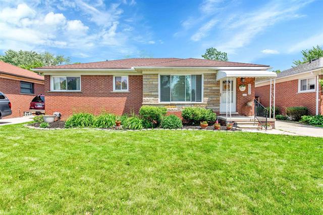 front view picture of 26306 San Rosa Drive, Saint Clair Shores, MI. 48081