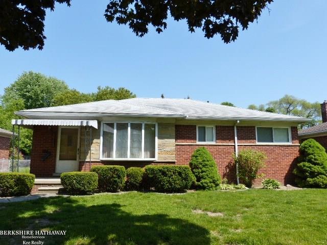 front view picture of 26418 Harmon, Saint Clair Shores, MI. 48081
