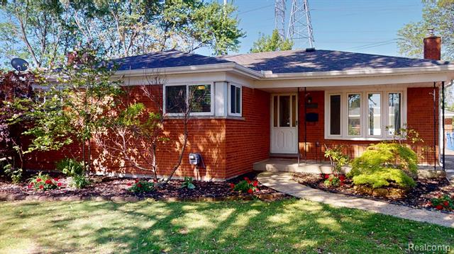 front view picture of 26817 Newport, Warren, MI. 48089