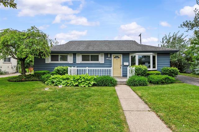 front view picture of 26657 Margaret, Roseville, MI. 48066