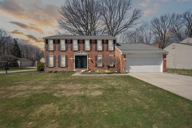 front view picture of 21601 Clover Ln, Novi, MI. 48375