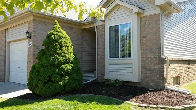 front view picture of 4048 Heatherwood Ct, Warren, MI. 48092