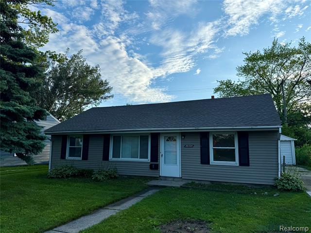 front view picture of 26335 Beaconsfield, Roseville, MI. 48066