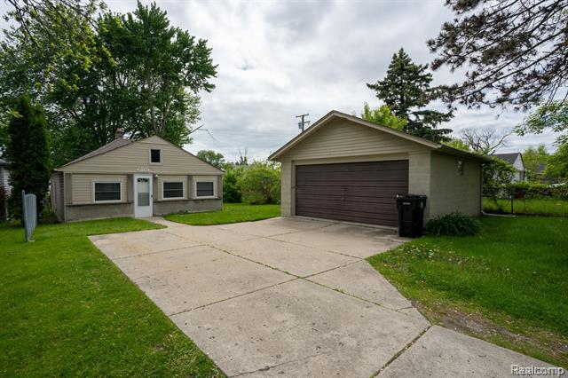 front view picture of 26640 Pattow, Roseville, MI. 48066