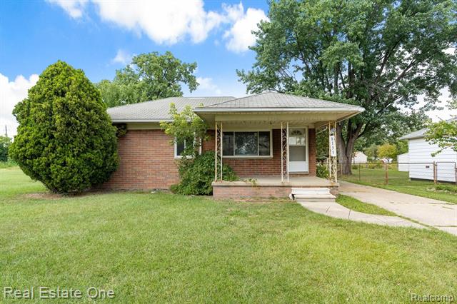 front view picture of 8155 Vermont, Warren, MI. 48093