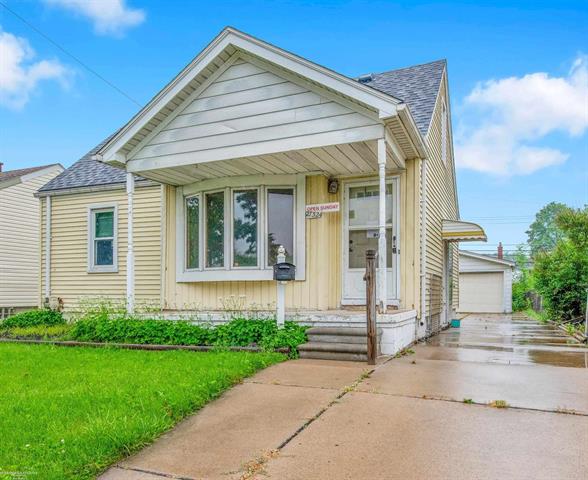 front view picture of 27324 Larchmont, Saint Clair Shores, MI. 48081