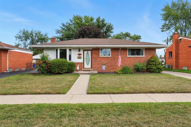 front view picture of 4472 Buckingham, Warren, MI. 48092