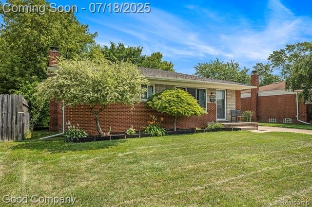 front view picture of 26470 Oak, Roseville, MI. 48066