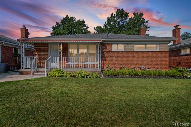 front view picture of 27219 Ursuline, Saint Clair Shores, MI. 48081