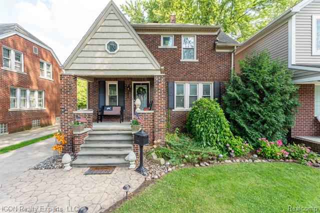 front view picture of 21603 Erben, Saint Clair Shores, MI. 48081