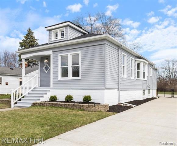 front view picture of 26630 Fernwood, Roseville, MI. 48066