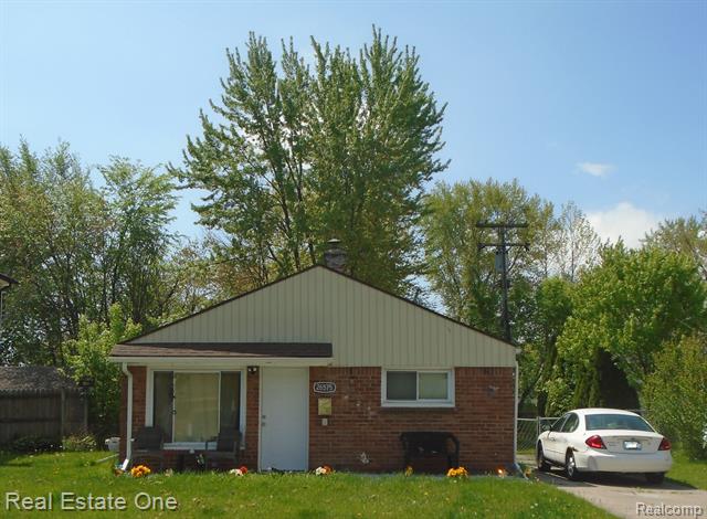 front view picture of 26575 Barnes, Roseville, MI. 48066
