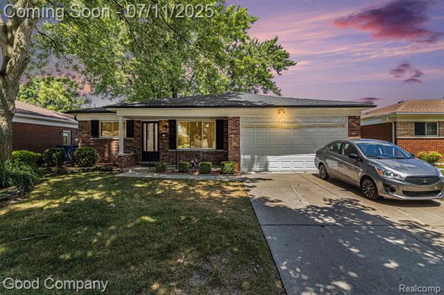 front view picture of 3847 Dwight, Warren, MI. 48092