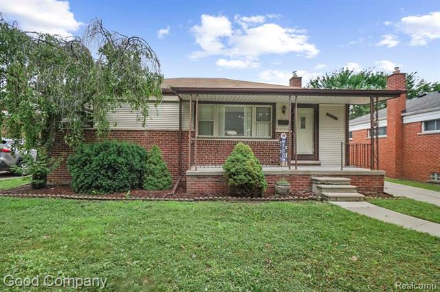 front view picture of 27318 Grant, Saint Clair Shores, MI. 48081