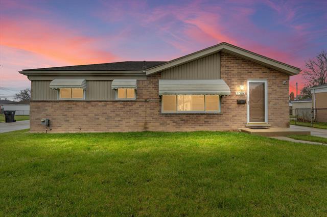 front view picture of 27284 Floral, Roseville, MI. 48066