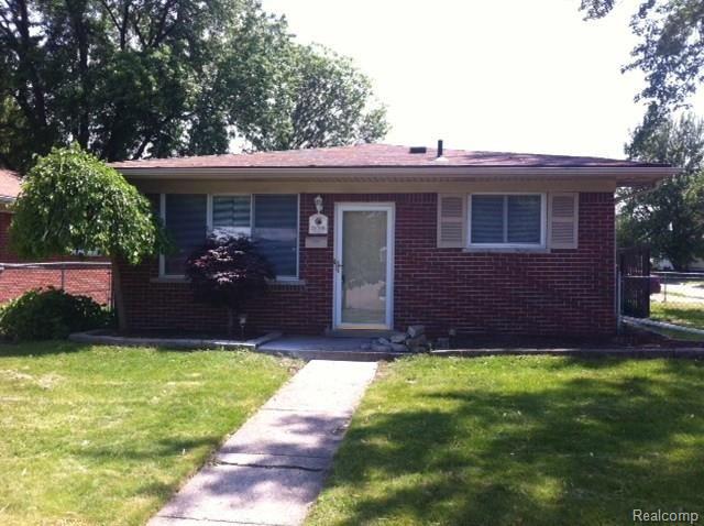 front view picture of 18388 Blue Island Ct, Roseville, MI. 48066