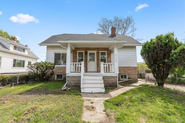 front view picture of 21200 Collingham Ave, Farmington, MI. 48336
