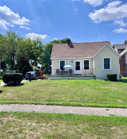 front view picture of 27649 Milton, Warren, MI. 48092