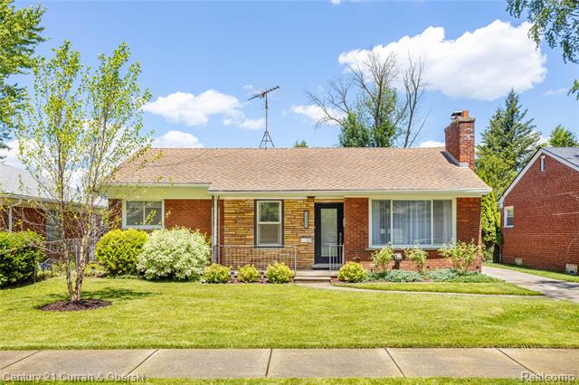 front view picture of 21721 Yale, Saint Clair Shores, MI. 48081
