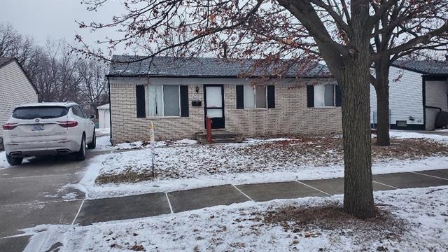 front view picture of 27220 Demrick, Roseville, MI. 48066